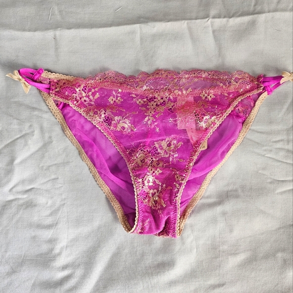 NWT Victoria's Secret low rise bikini S - Picture 1 of 4